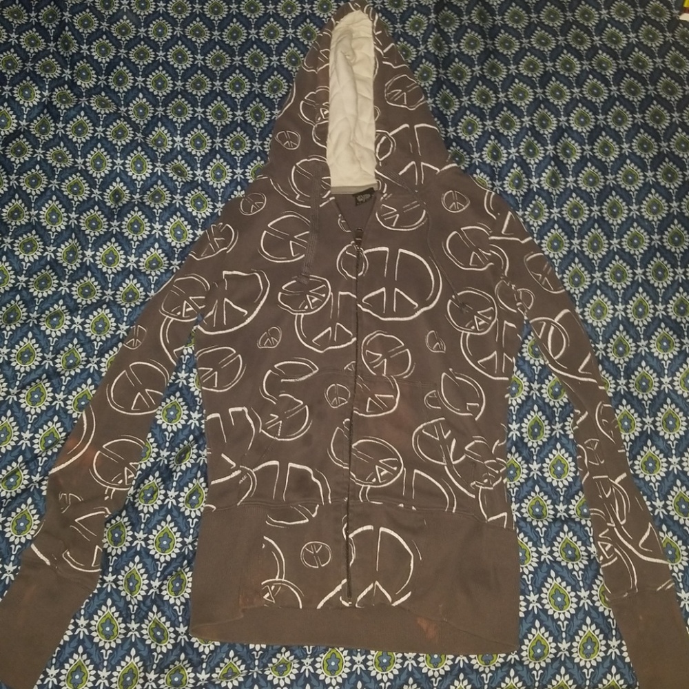 Pull over sweatshirt